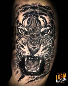 tatuaje_brazo_tigre_gafas_logia_barcelona_angel_de_mayo 